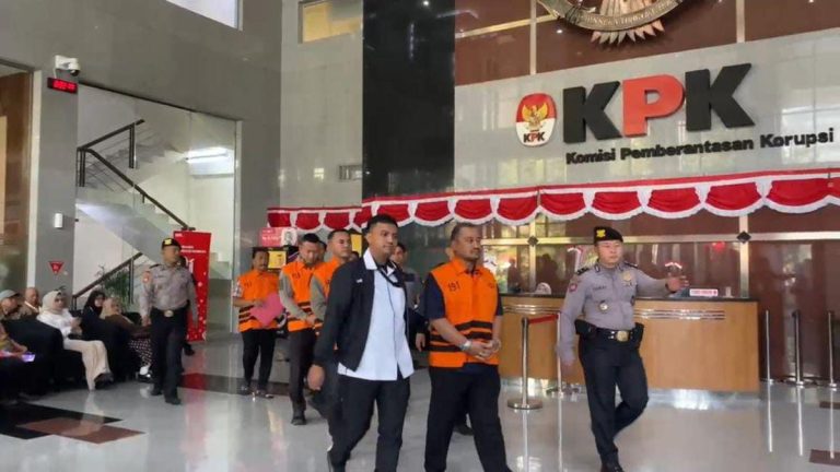 KPK Tetapkan 4 Tersangka dalam OTT Bupati Pemalang, Termasuk Staf Administrasi Internal