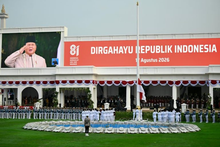 Paskibraka Tim Indonesia Adil Makmur Ditugaskan Turunkan Bendera HUT RI ke-81