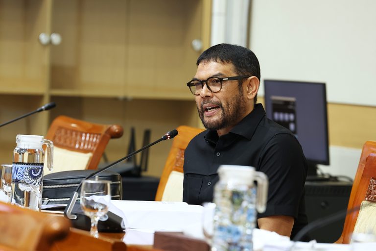 Catut Nama Nasir Djamil untuk Minta Dana, Pesan Beredar Dipastikan Hoaks