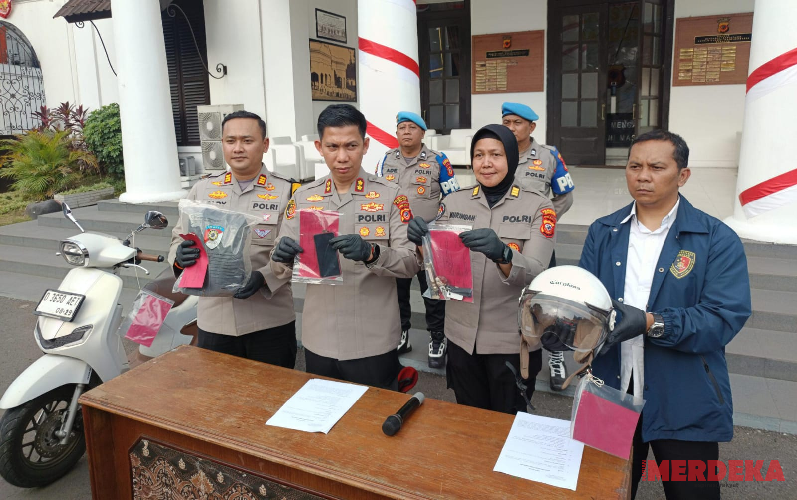 Polrestabes Bandung Berhasil Ringkus Jambret Ponsel Wisatawan di Lengkong