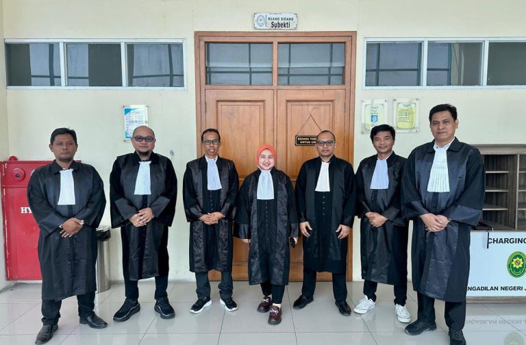 Sidang Perdana Kasus Gas Portable: 15 Advokat LBH Dampingi Buruh Pabrik di PN Jakarta Utara