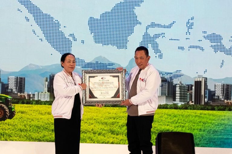 Kapolri Jenderal Listyo Sigit Prabowo Resmi Terima Gelar Anggota Kehormatan KSBSI