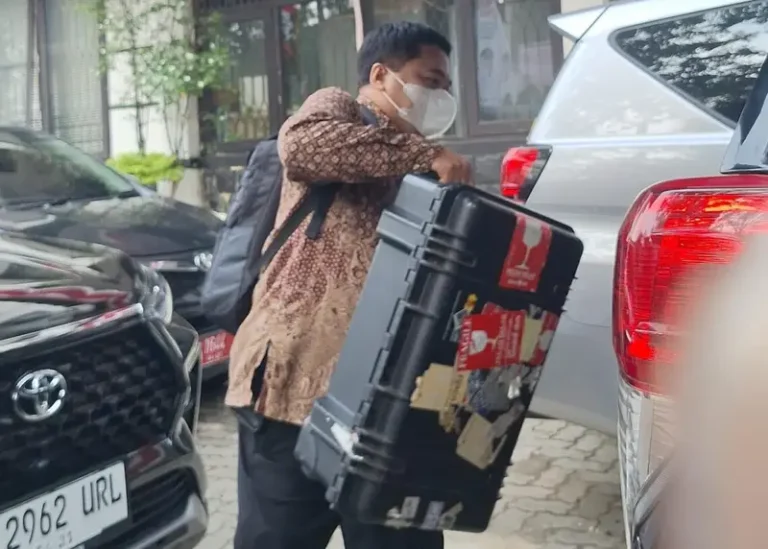 KPK Geledah Dinas Pendidikan, Usut Dugaan Korupsi Pengadaan Barang dan Jasa di Pemkab Bogor