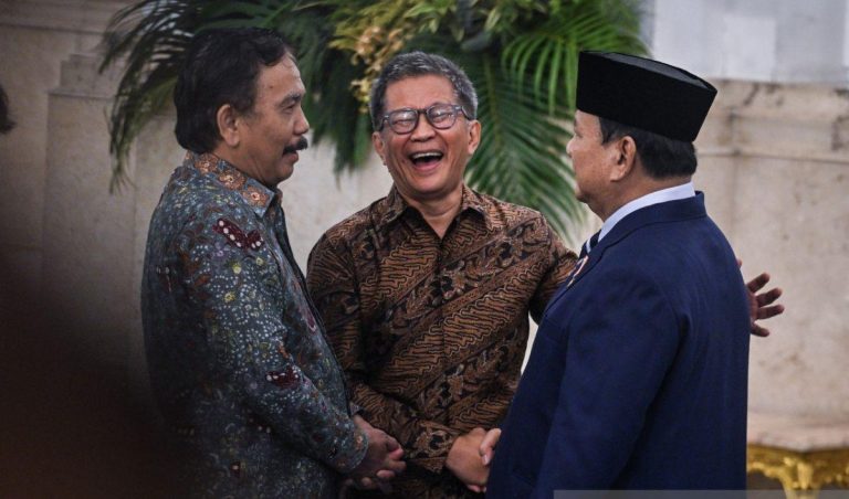 Dedi Mulyadi Lewati Elektabilitas Prabowo, Rocky Gerung Desak Perombakan Kabinet