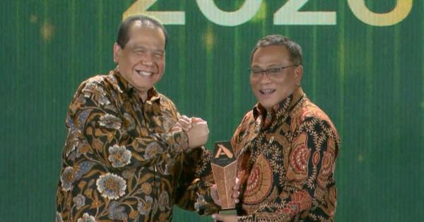 Terima Awards, Jumhur Tegaskan Komitmen Pemulihan 1.000 Hektare Mangrove di Riau