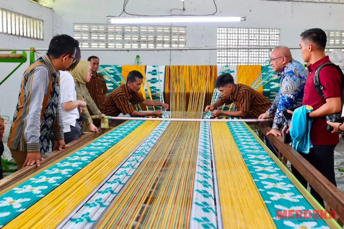 Wamenkop Optimistis Lurik Prasojo Tembus Pasar Internasional