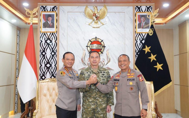 Soliditas TNI-Polri Jadi Pilar Utama, Kapolda Metro Jaya dan Pangdam Jaya Kunjungi Korbrimob Polri