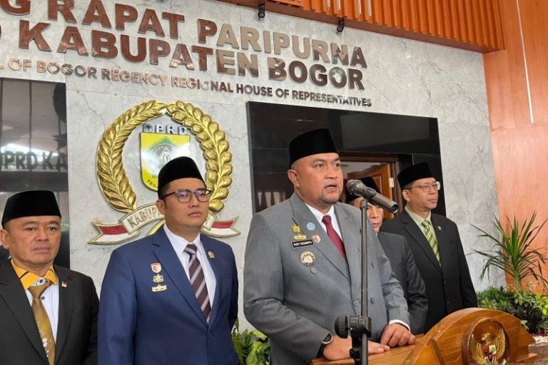 Tanggapi Isu Viral Pengibaran Bendera, Bupati Rudy Susmanto Ajak Warga Jaga Persatuan