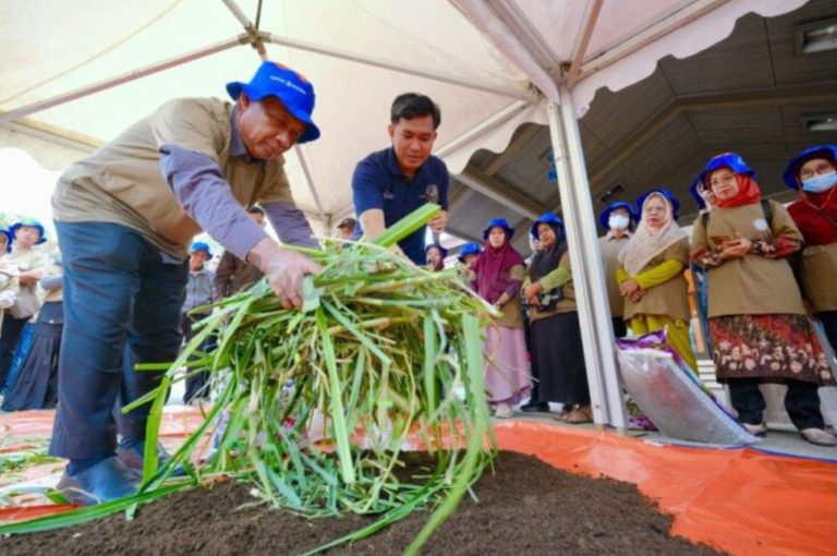 Lewat Program PAK TANI, Pupuk Kaltim Bekali Petani dan Milenial Teknik Pengolahan Kompos Mandiri