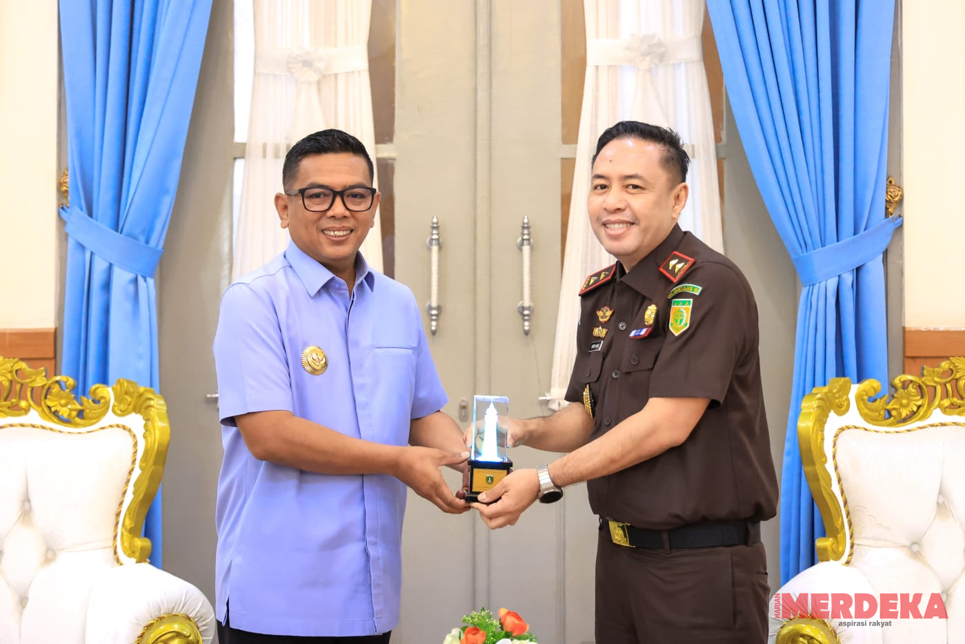 Silaturahmi Bareng Kajati, Gubernur Andra Soni Bicara Program Pembangunan