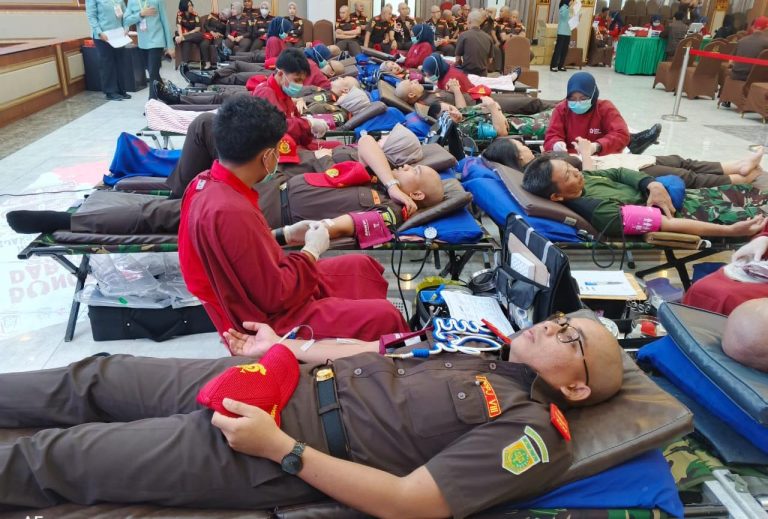 Sambut Harlah ke-81, Kejaksaan Agung Gelar Aksi Donor Darah Bertema “Kita Sehat Mereka Selamat”