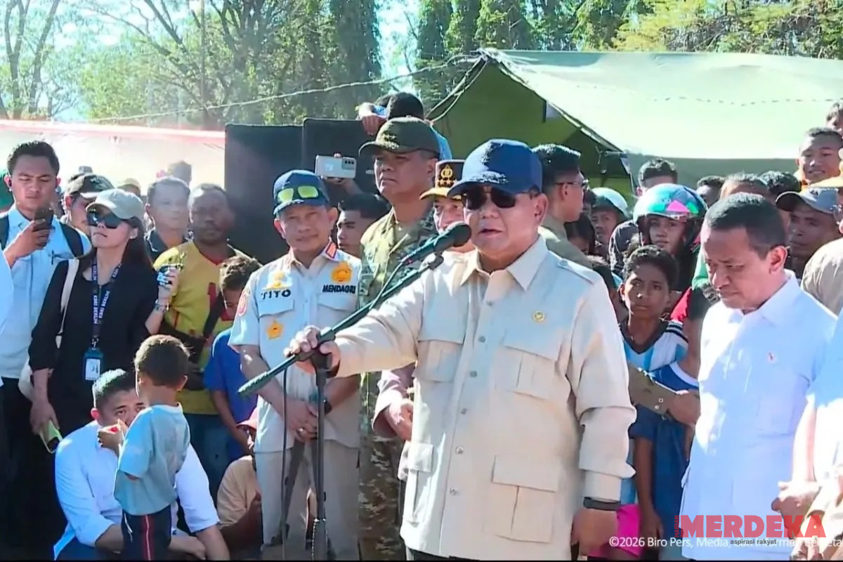 Tinjau Pengungsi di Nagekeo, Prabowo Pastikan Pembangunan NTT dan Program MBG Berlanjut