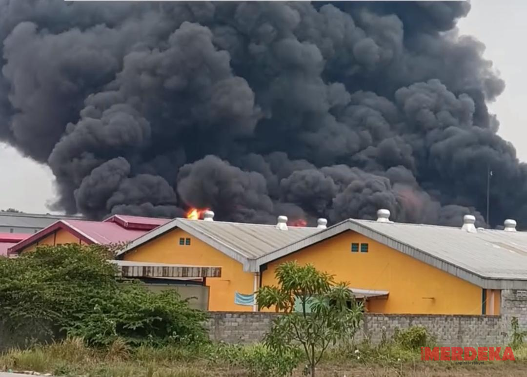 Kebakaran Gudang 1 PT Batik Building Material Ungkap Dugaan Pelanggaran Perizinan di Serang