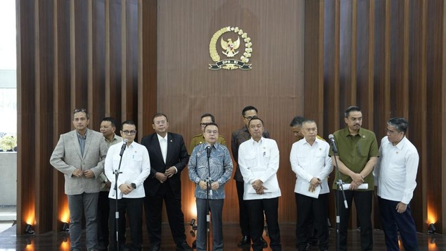 Perpres Perlindungan Ojol dan Kurir Dikebut, DPR Targetkan Segera Terbit