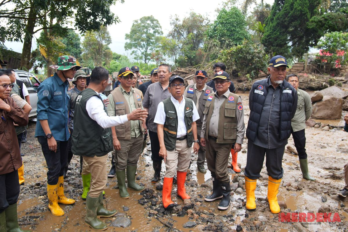 Menko PMK Perintahkan Percepatan Rehab-Rekon Pascabanjir Bandang Solok