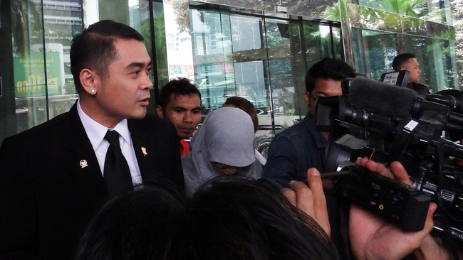 Arya Wedakarna Jelaskan Kehadiran di Kontes Transpuan Thailand: Prajurit TNI Itu Pengawal Saya
