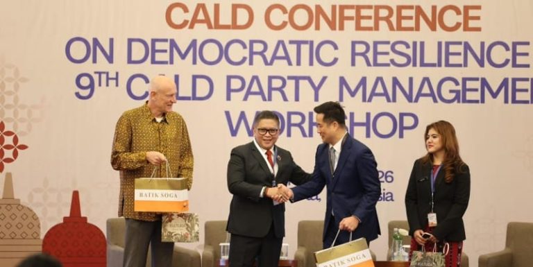 Hasto Sebut Pemilu 2024 Jadi Puncak Populisme Otoriter, Demokrasi Indonesia Dinilai Mengalami Kemunduran
