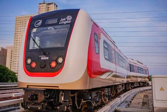 LRT Kelapa Gading-Manggarai Tembus 100 Ribu Penumpang, Tarif Kini Rp5.000
