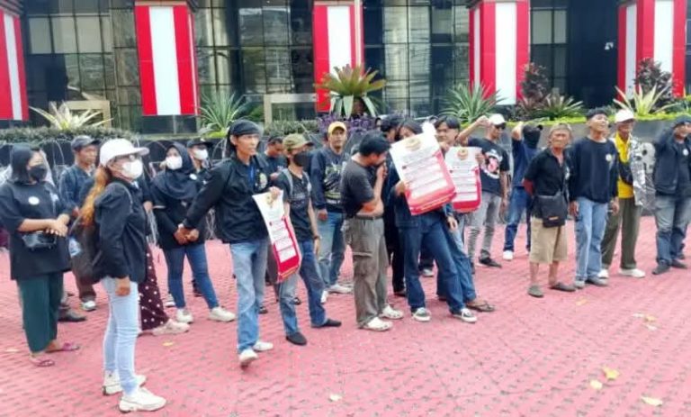 Aksi di KPK, GBC Minta Menteri ATR/BPN Hingga Saifullah Yusuf Diperiksa