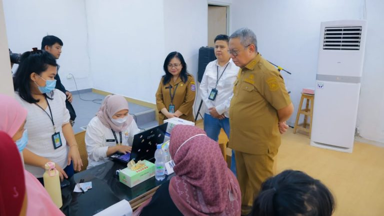 Dampingi Andra Sony di Pondok Aren, Walikota Tangsel Benyamin Ungkap Program CKG Capai 53 Persen