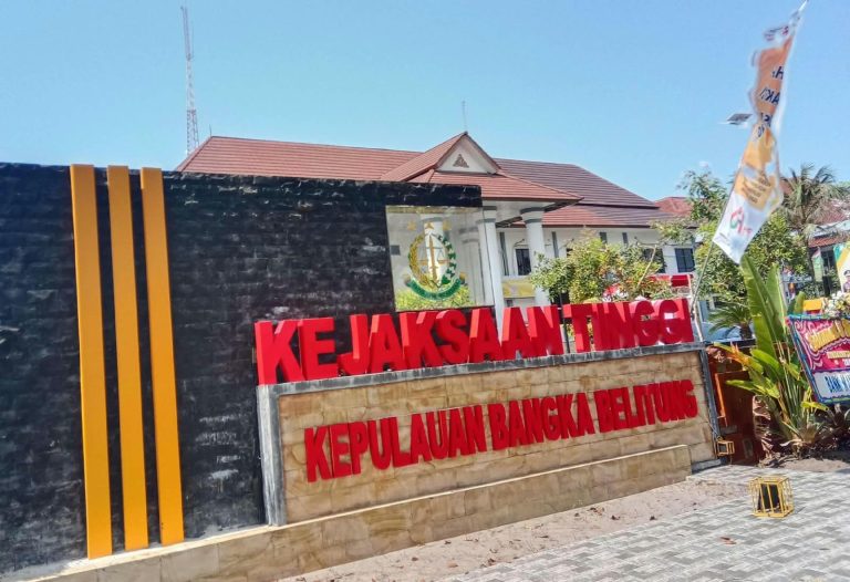 Kejati Babel Terima Pelimpahan Tersangka Kasus Korupsi Pengadaan MOT RSUD Soekarno