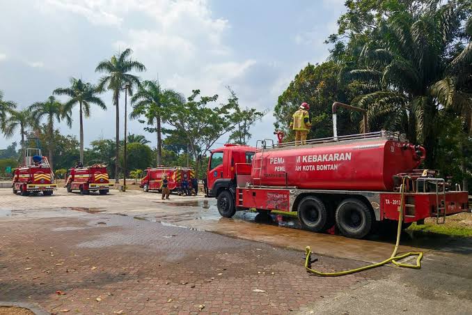 Dukung Penanganan Karhutla, Pupuk Kaltim Sediakan Titik Pengisian Air Siaga 24 Jam