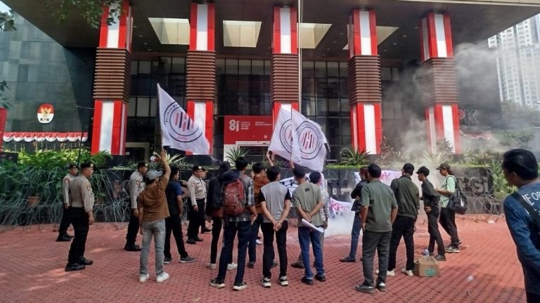 Demo di Gedung KPK, GMPB Desak Pengusutan Tuntas Korupsi di Pemkab Bogor