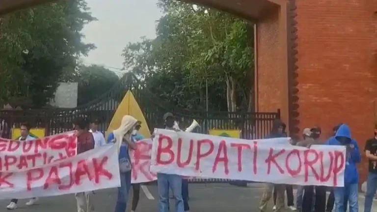 Isu OTT KPK, Massa Demo Bupati Bogor dan Tuntut Penonaktifan Rudy Susmanto