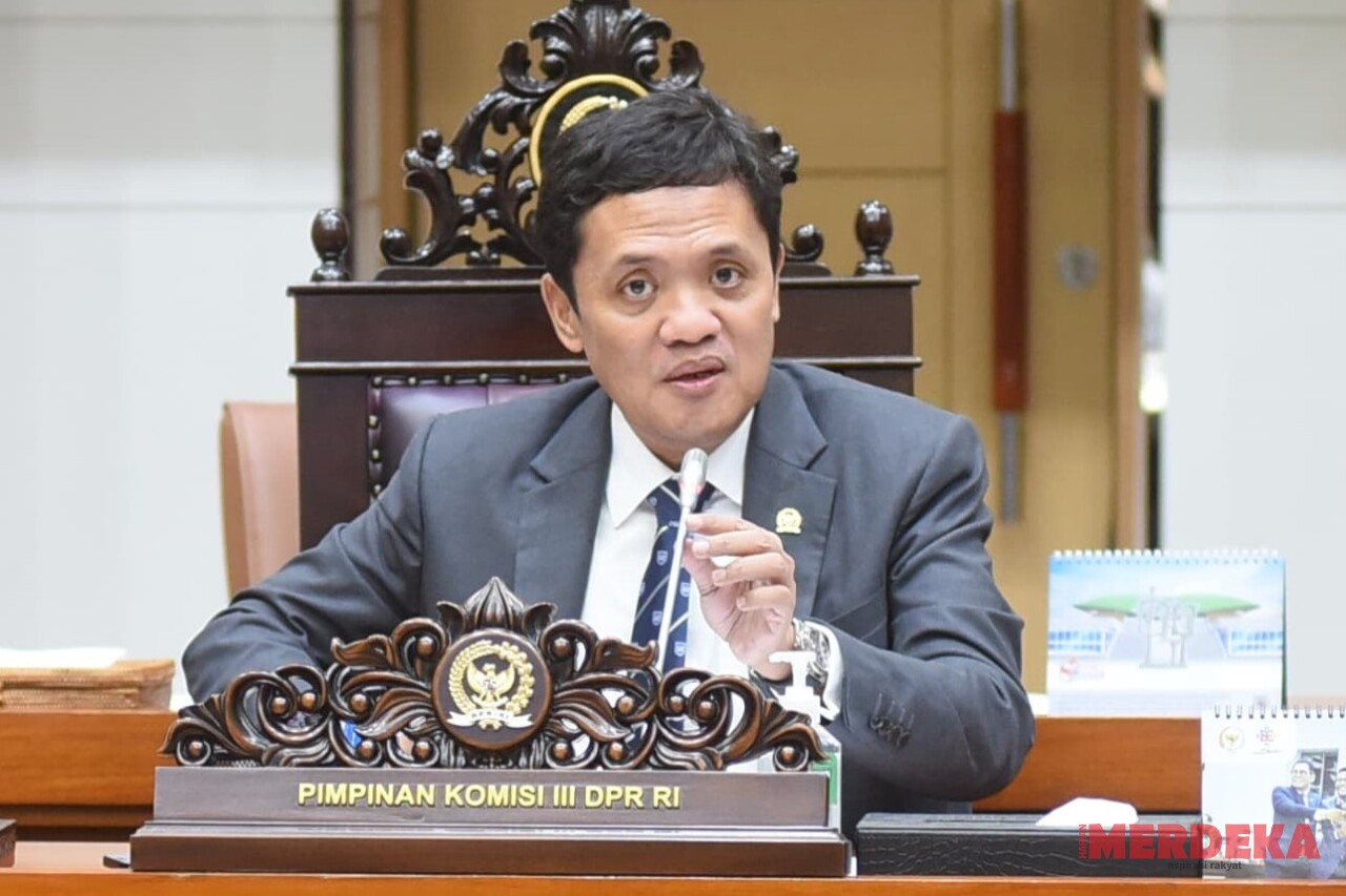 Komisi III DPR Desak Polisi Usut Tuntas Dalang Kerusuhan Demo