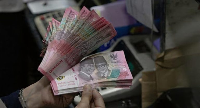 Rupiah Dibuka Melemah ke Rp17.731 per Dolar AS, Diproyeksi Masih Tertekan
