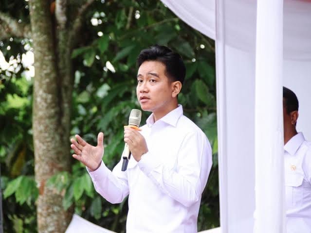 Hendri Soroti Aktivitas Gibran di Tengah Warga: Disebut “Kampanye Canggih”