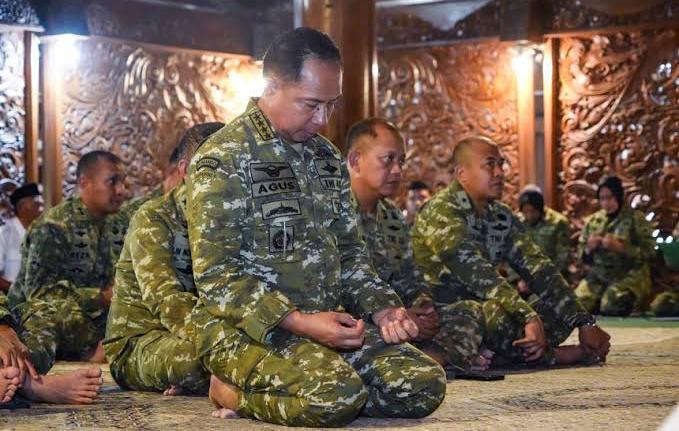 Ziarah Makam Pahlawan, Panglima TNI Teladani Semangat Perjuangan Pendahulu