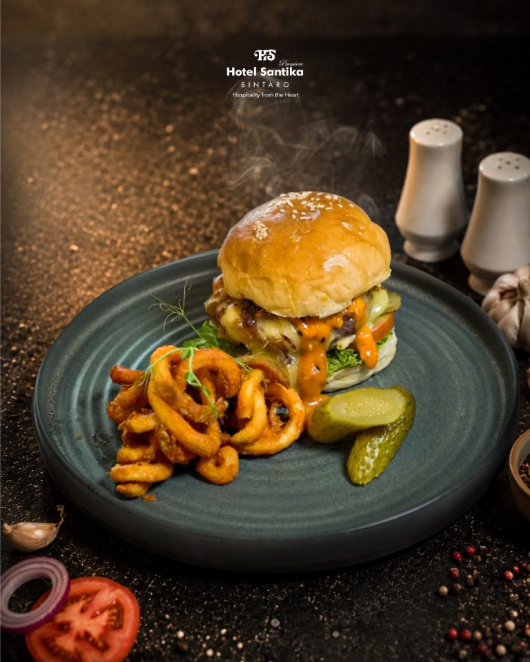 Menu Spesial September Hadir di Santika Premiere Bintaro, dari Burger hingga Latte