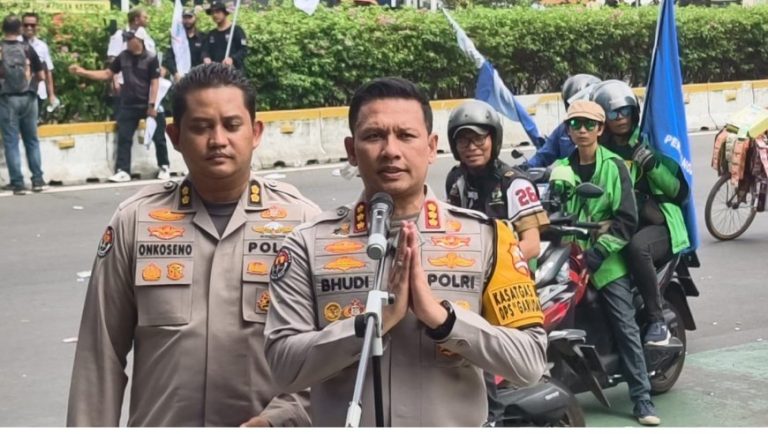 Polda Metro Jaya Apresiasi Aksi Unjuk Rasa Buruh Berlangsung Damai