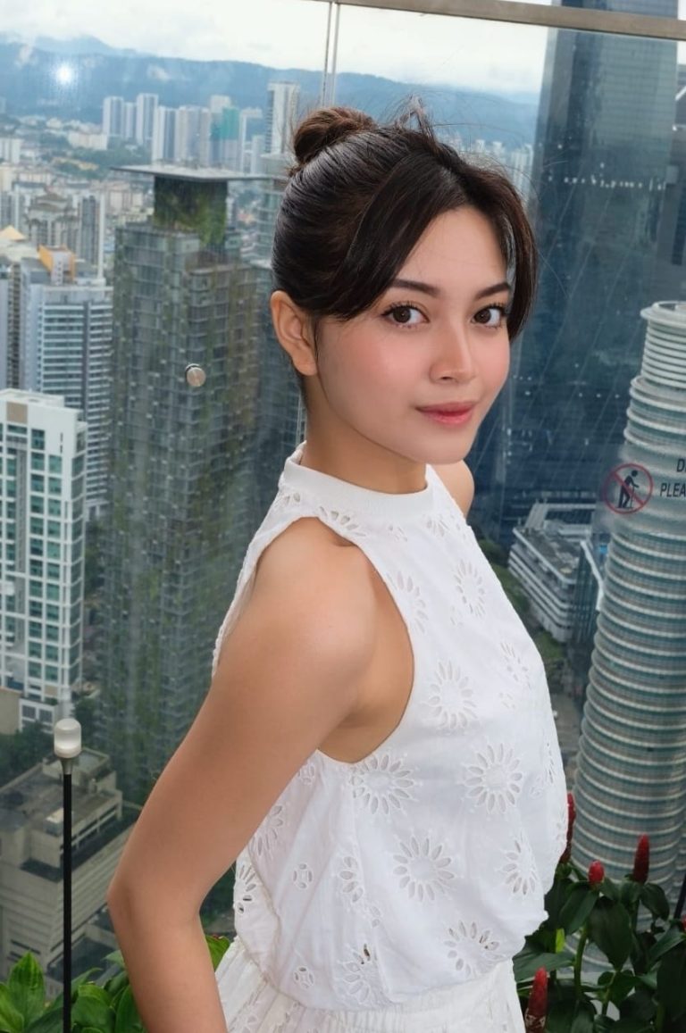 Yoriko Angeline Dilamar di Prancis