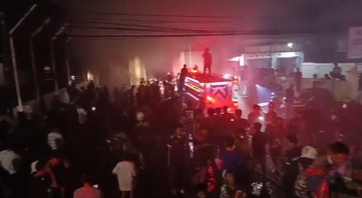 Diduga Dibakar Orang Tak Dikenal, Alfamart di Banjar Ludes, Satu Orang Tewas.