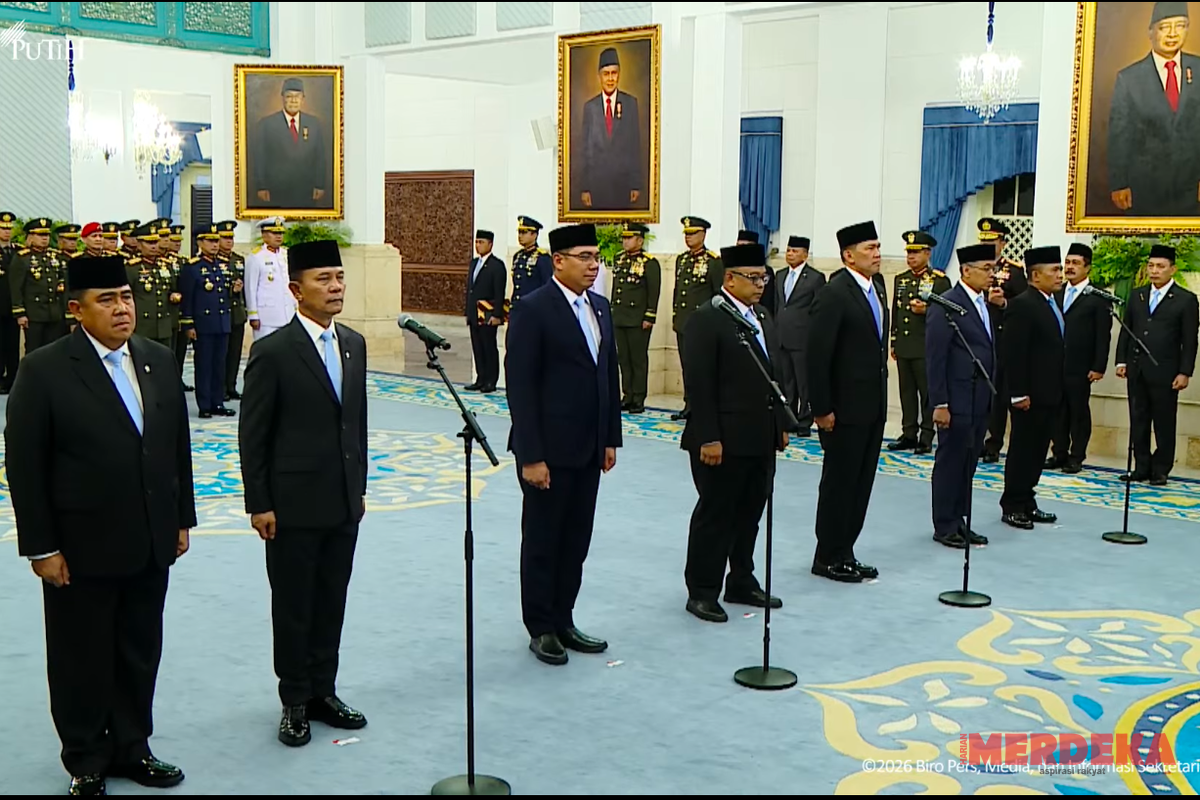 Prabowo Lantik Kepala BNPB dan Sejumlah Wakil Menteri dalam Reshuffle Kabinet