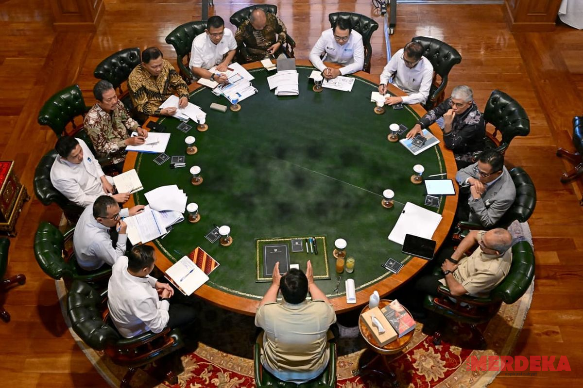 Kumpul di Hambalang, Prabowo Cek Progres Kampung Nelayan Merah Putih