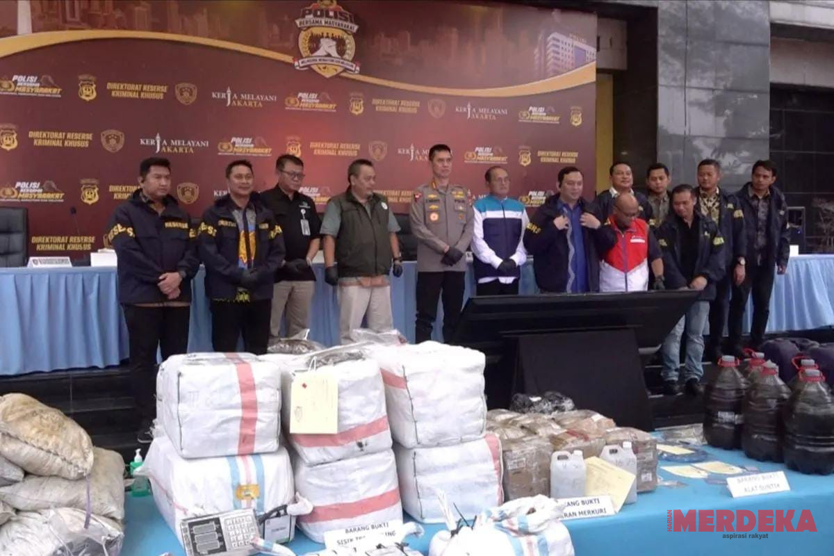 Polda Metro Jaya Gagalkan Penyelundupan 54 Ton Batu Hitam dan Merkuri ke Afrika