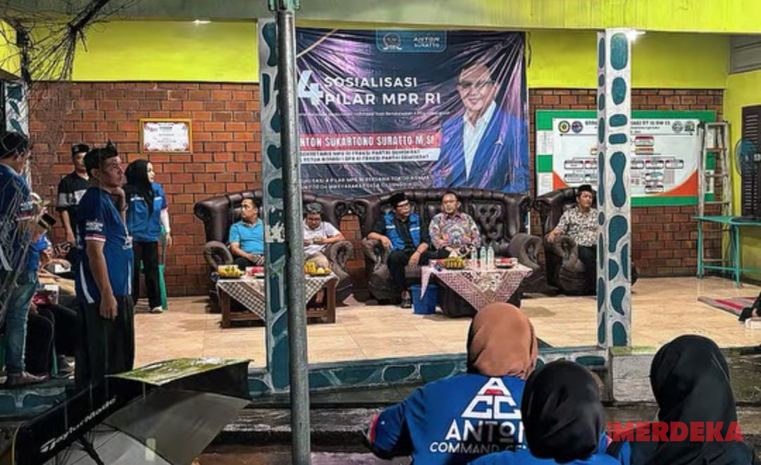 Pimpinan Komisi I DPR Anton Suratto Dengar Keluhan Warga Cileungsi Kidul