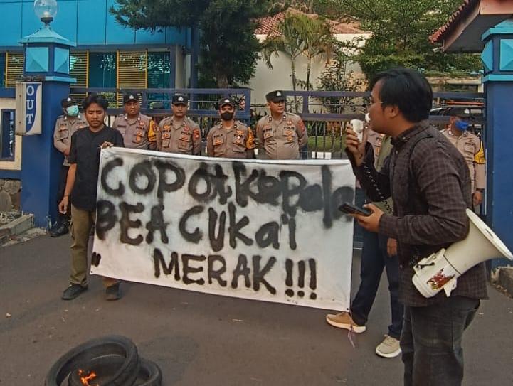 Demo Bea Cukai Merak, CDC Tuntut Kepala Kantor Mundur & Bongkar Aktor Rokok Ilegal