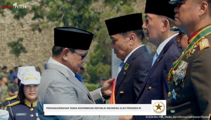 Presiden Prabowo Anugerahkan Bintang Mahaputera ke Sejumlah Tokoh TNI