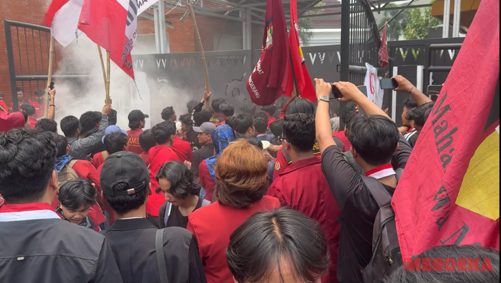 Aksi Mahasiswa Warnai HUT ke-26 Banten, GMNI Soroti Pendidikan hingga Infrastruktur