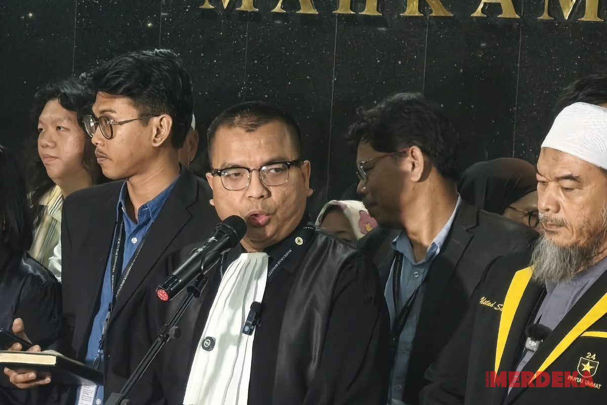 Tak Punya Ijazah Setara SMA, Denny Indrayana: Gibran Tak Bisa Maju Pilpres 2029