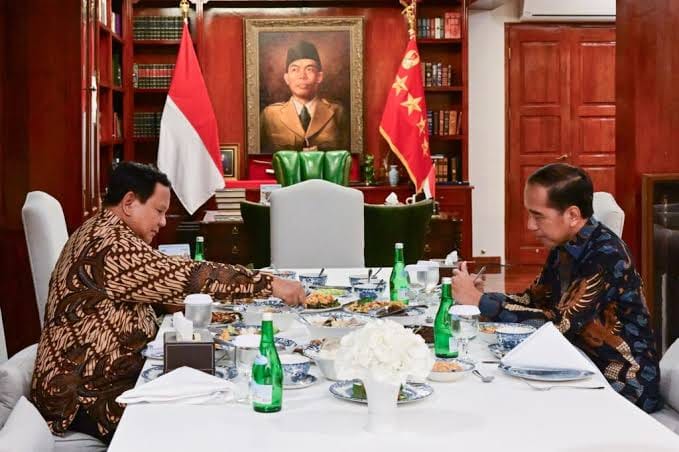 Jokowi Temui Prabowo Usai MK Tolak Gugatan Gibran, Pemohon Singgung Peluang Pemakzulan