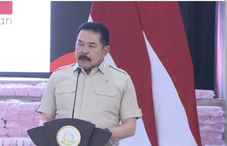 Matahukum: Kejagung Selalu Pamer Uang Tiap Ada Isu Akan Diganti