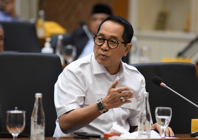 Anggota DPR Desak Pemerintah Evaluasi Izin Sawit dan Tambang
