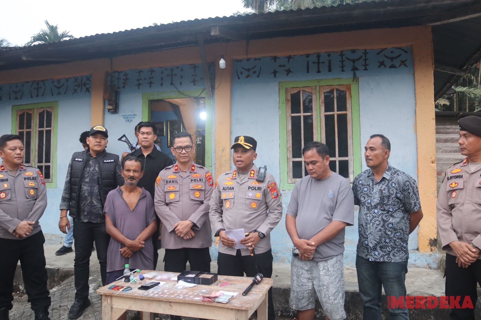 Polres Nias Selatan Gerebek Rumah Diduga Sarang Narkoba di Lahusa, Empat Orang Diamankan