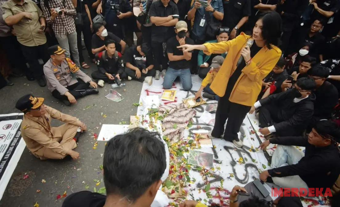 Massa Aksi Karhutla Kuasai Kantor Gubernur Kalteng, Desak Tetapkan Bencana Nasional