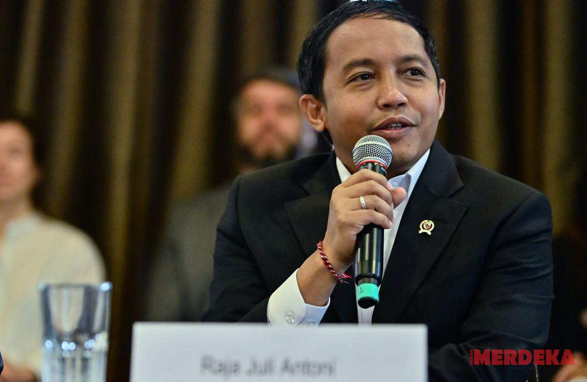Raja Juli Menteri Terburuk Versi IPO, Presiden Prabowo Didesak Segera Reshuffle